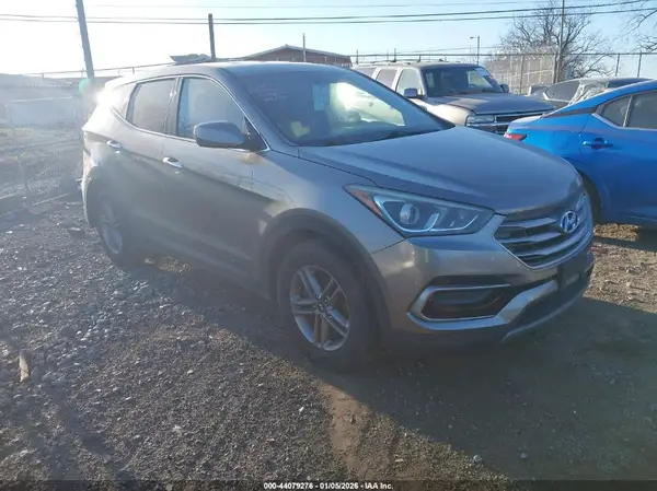 5NMZT3LB3HH042297 2017 HYUNDAI SANTA FE - Image 1