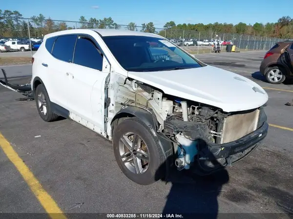 5NMZT3LB3JH082238 2018 HYUNDAI SANTA FE - Image 1