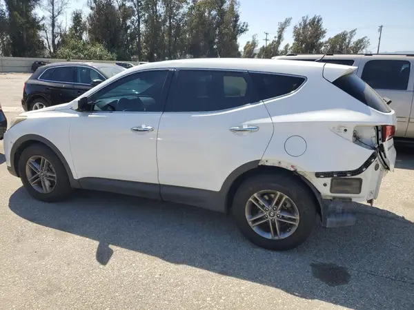 5NMZT3LB3JH082868 2018 HYUNDAI SANTA FE - Image 2