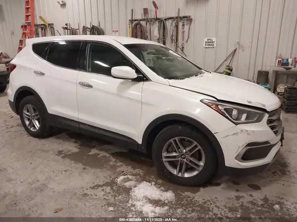 5NMZT3LB4JH059955 2018 HYUNDAI SANTA FE - Image 1