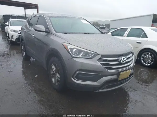 5NMZT3LB4JH073127 2018 HYUNDAI SANTA FE - Image 1