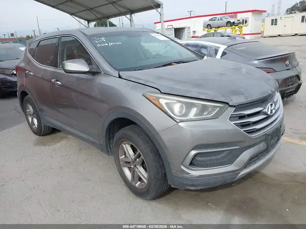 5NMZT3LB4JH082524 2018 HYUNDAI SANTA FE - Image 1