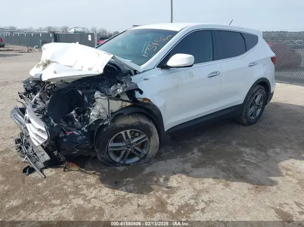 5NMZT3LB4JH083043 2018 HYUNDAI SANTA FE - Image 2