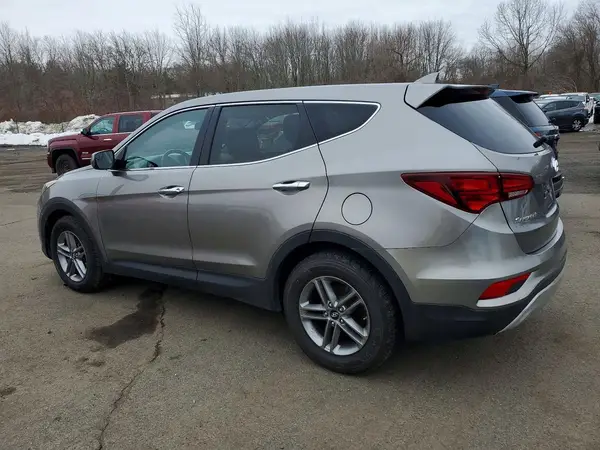 5NMZT3LB5HH010855 2017 HYUNDAI SANTA FE - Image 2