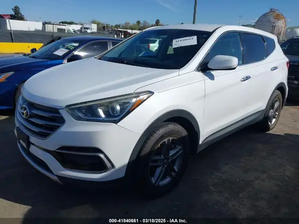 5NMZT3LB5HH023721 2017 HYUNDAI SANTA FE - Image 2