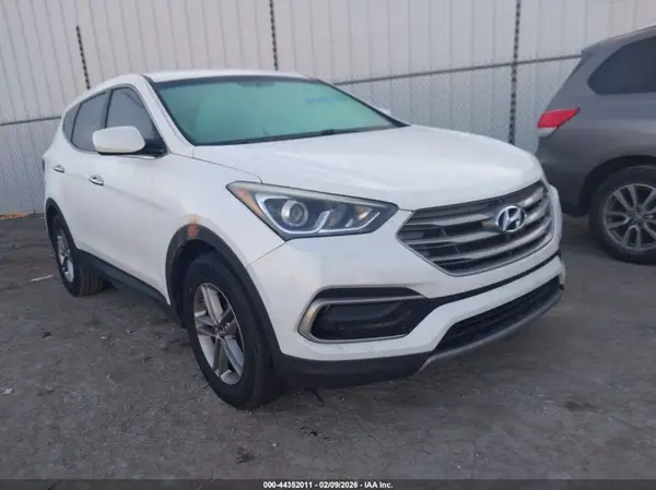 5NMZT3LB5HH024531 2017 HYUNDAI SANTA FE - Image 1