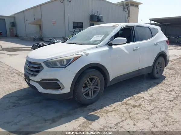5NMZT3LB6HH004255 2017 HYUNDAI SANTA FE - Image 2