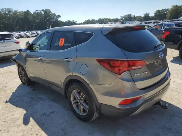 5NMZT3LB6HH010847 2017 HYUNDAI SANTA FE - Image 2