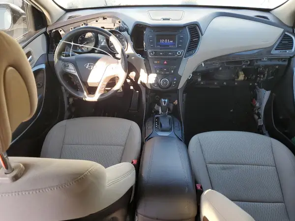 5NMZT3LB6HH026899 2017 HYUNDAI SANTA FE - Image 8