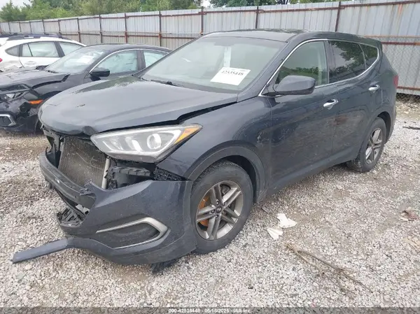 5NMZT3LB6JH084646 2018 HYUNDAI SANTA FE - Image 2