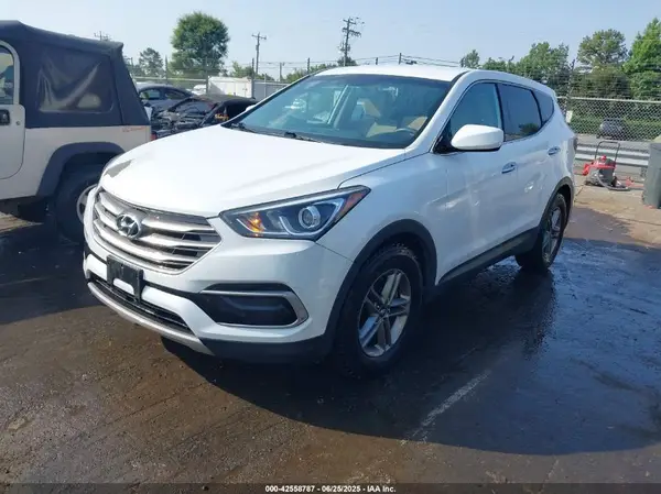 5NMZT3LB7HH020528 2017 HYUNDAI SANTA FE - Image 2