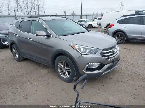 5NMZT3LB7HH039371 2017 HYUNDAI SANTA FE - Image 1