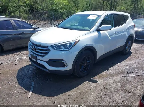 5NMZT3LB7JH091203 2018 HYUNDAI SANTA FE - Image 2
