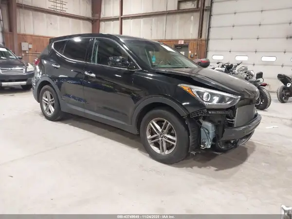 5NMZT3LB8HH044806 2017 HYUNDAI SANTA FE - Image 1