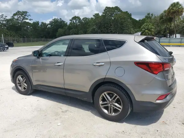 5NMZT3LB9HH004184 2017 HYUNDAI SANTA FE - Image 2
