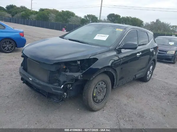 5NMZT3LB9JH081871 2018 HYUNDAI SANTA FE - Image 2