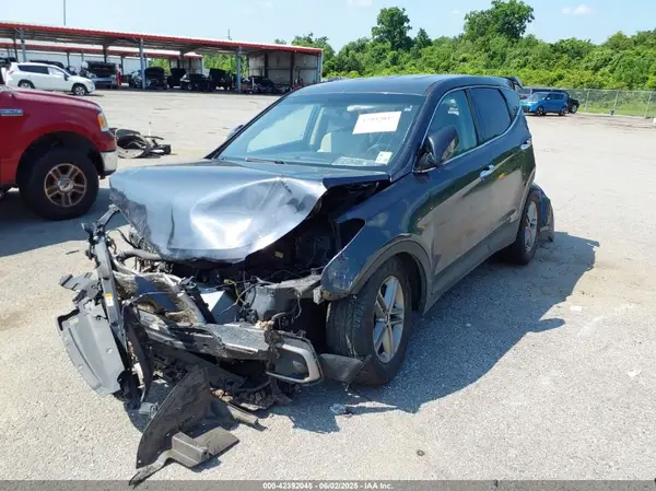 5NMZT3LB9JH082924 2018 HYUNDAI SANTA FE - Image 2