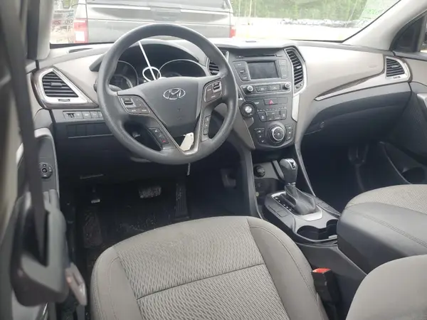 5NMZT3LBXHH038022 2017 HYUNDAI SANTA FE - Image 8