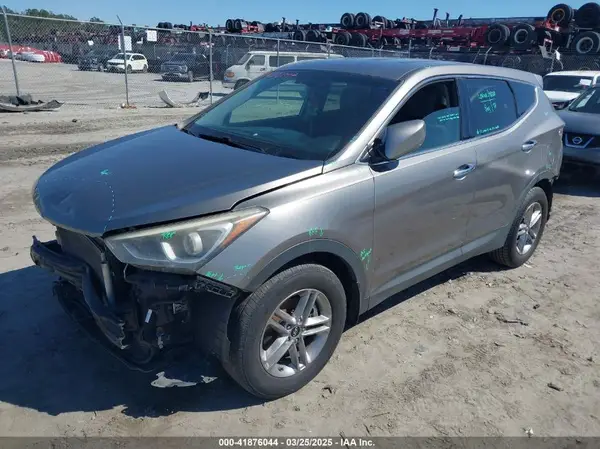 5NMZT3LBXJH057000 2018 HYUNDAI SANTA FE - Image 2