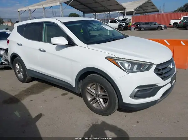 5NMZT3LBXJH065887 2018 HYUNDAI SANTA FE - Image 1
