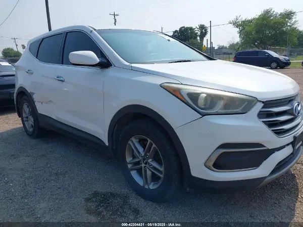 5NMZT3LBXJH073696 2018 HYUNDAI SANTA FE - Image 1