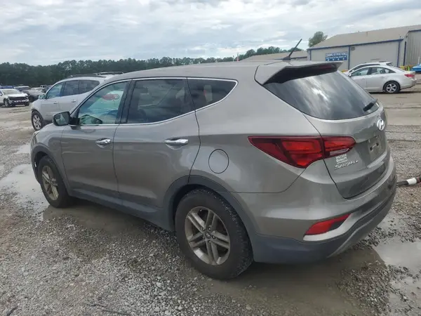 5NMZT3LBXJH077876 2018 HYUNDAI SANTA FE - Image 2