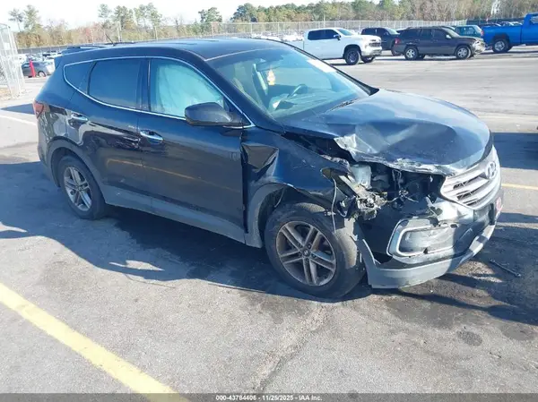 5NMZT3LBXJH080129 2018 HYUNDAI SANTA FE - Image 1