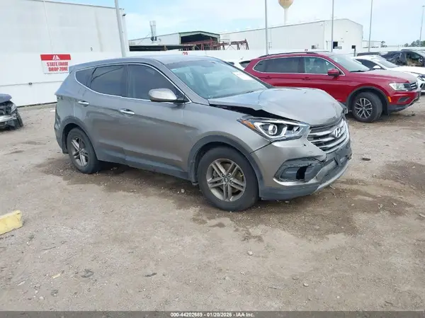 5NMZT3LBXJH088957 2018 HYUNDAI SANTA FE - Image 1