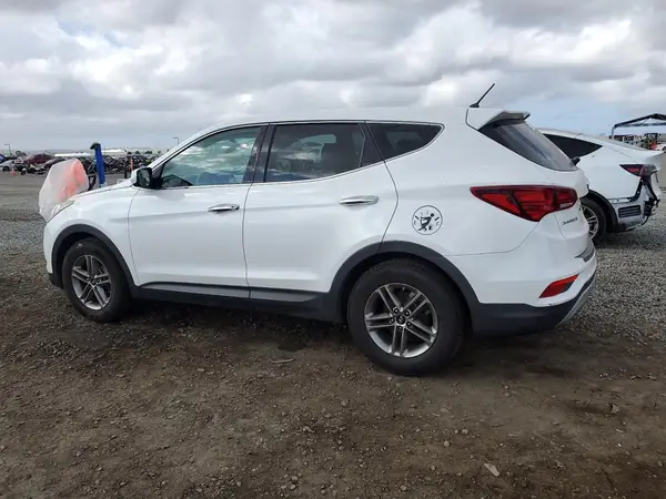 5NMZT3LBXJH097478 2018 HYUNDAI SANTA FE - Image 2
