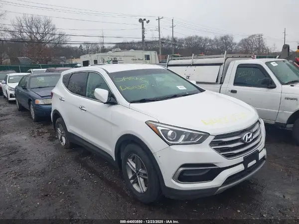 5NMZTDLB0HH018562 2017 HYUNDAI SANTA FE - Image 1