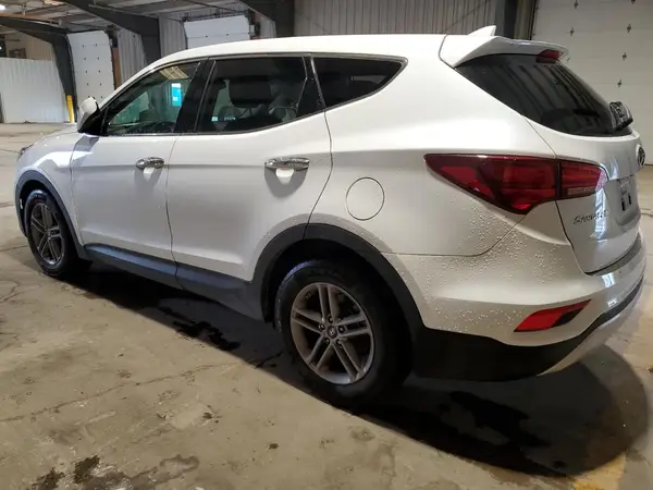 5NMZTDLB0HH026029 2017 HYUNDAI SANTA FE - Image 2