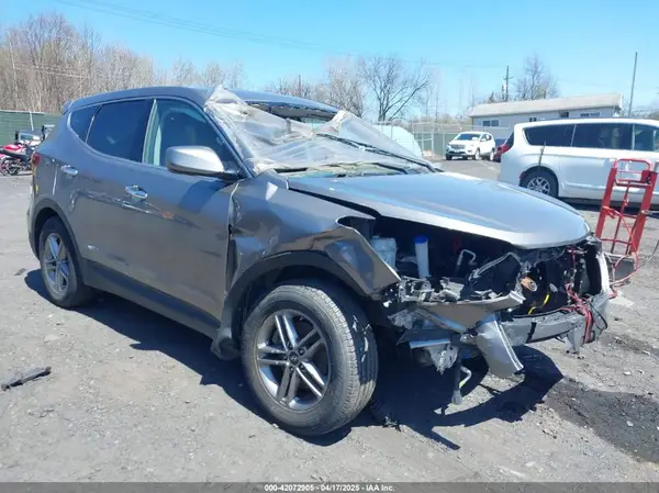 5NMZTDLB0JH099049 2018 HYUNDAI SANTA FE - Image 1