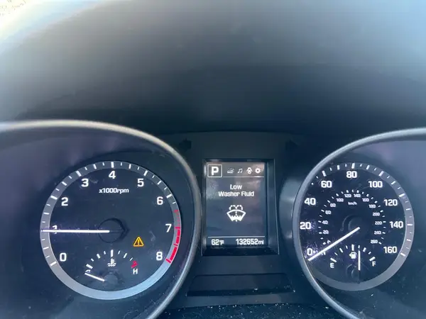 5NMZTDLB1HH015864 2017 HYUNDAI SANTA FE - Image 8
