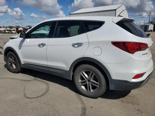 5NMZTDLB1JH076587 2018 HYUNDAI SANTA FE - Image 2