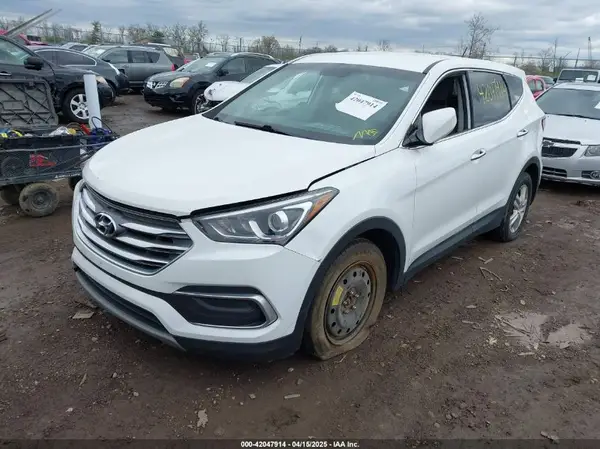 5NMZTDLB1JH090862 2018 HYUNDAI SANTA FE - Image 2