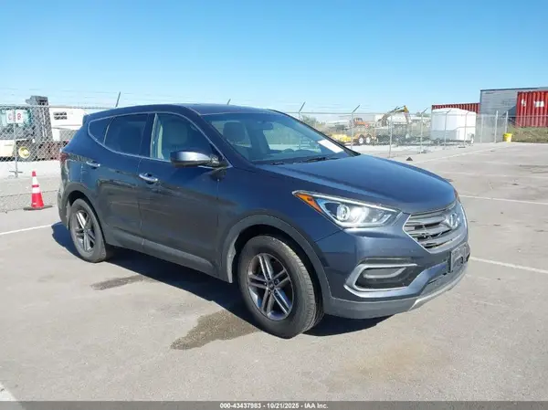 5NMZTDLB2HH011631 2017 HYUNDAI SANTA FE - Image 1