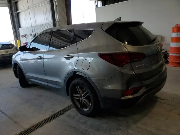 5NMZTDLB2HH015680 2017 HYUNDAI SANTA FE - Image 2
