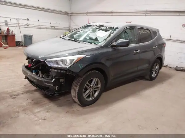 5NMZTDLB2HH043866 2017 HYUNDAI SANTA FE - Image 2