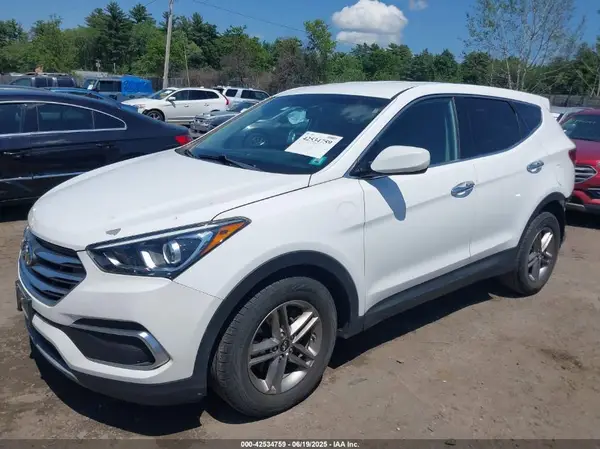 5NMZTDLB2JH090322 2018 HYUNDAI SANTA FE - Image 2