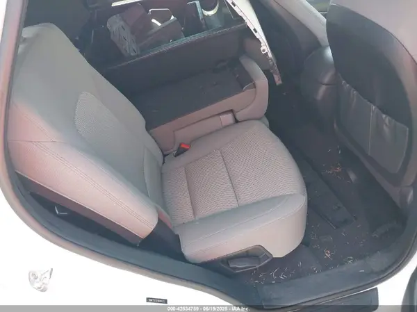 5NMZTDLB2JH090322 2018 HYUNDAI SANTA FE - Image 8