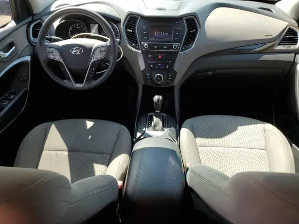 5NMZTDLB3HH009709 2017 HYUNDAI SANTA FE - Image 8