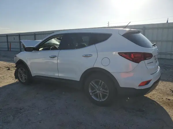 5NMZTDLB3JH075067 2018 HYUNDAI SANTA FE - Image 2