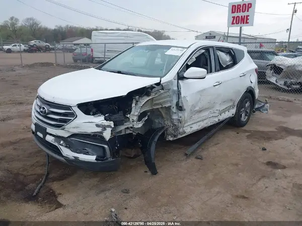 5NMZTDLB3JH089292 2018 HYUNDAI SANTA FE - Image 2