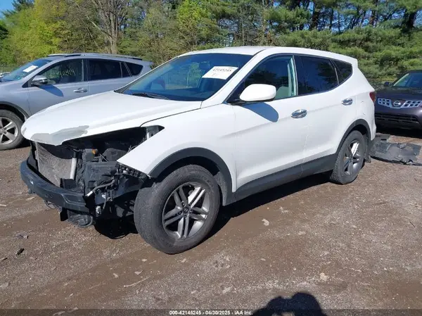5NMZTDLB3JH090748 2018 HYUNDAI SANTA FE - Image 2