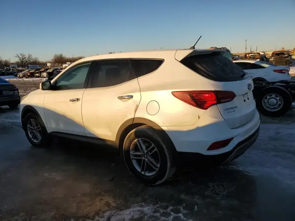 5NMZTDLB4JH057483 2018 HYUNDAI SANTA FE - Image 2