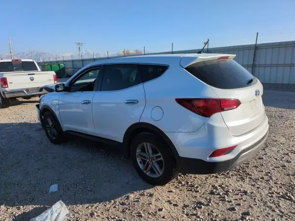 5NMZTDLB4JH065907 2018 HYUNDAI SANTA FE - Image 2