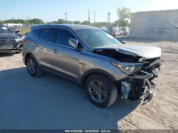 5NMZTDLB4JH095215 2018 HYUNDAI SANTA FE - Image 1
