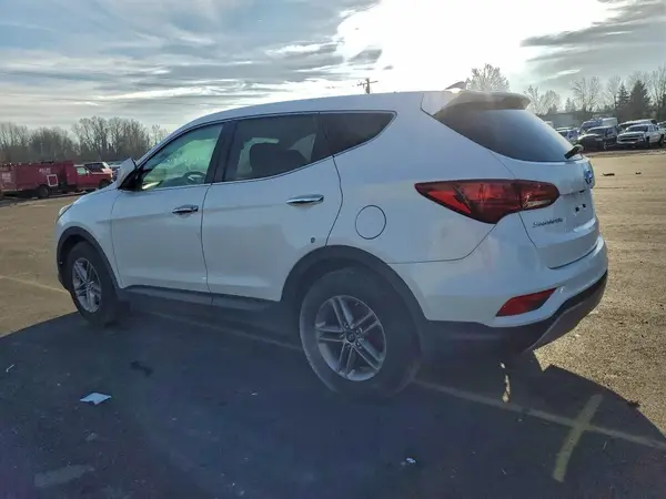 5NMZTDLB5HH000638 2017 HYUNDAI SANTA FE - Image 2