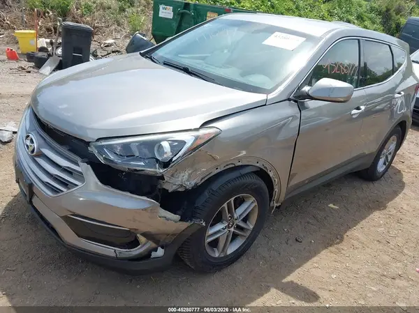 5NMZTDLB5HH015687 2017 HYUNDAI SANTA FE - Image 2