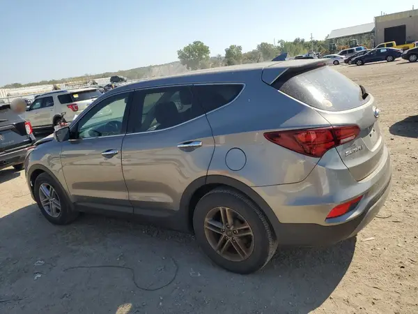 5NMZTDLB5HH045613 2017 HYUNDAI SANTA FE - Image 2